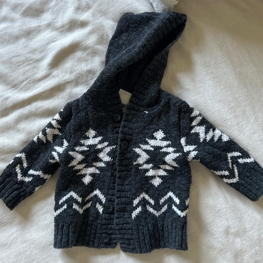 Osh kosh sweater with hood